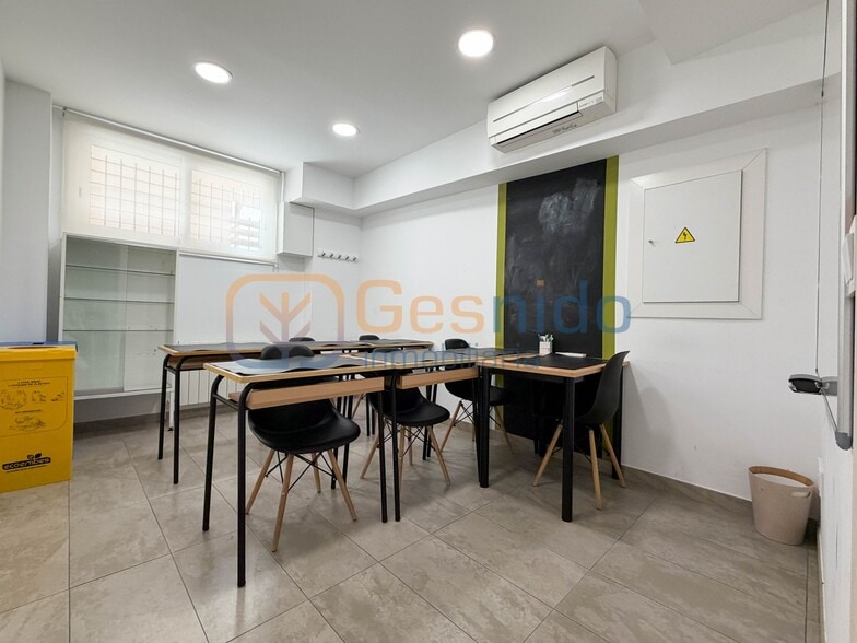 Retail in Segovia, Segovia for lease - Interior Photo - Image 2 of 5