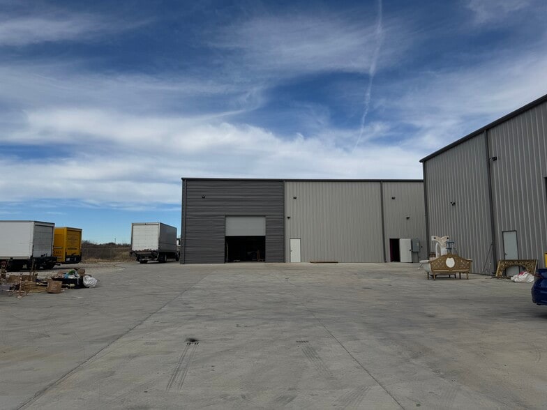 134 Industrial Park, Aubrey, TX for sale - Building Photo - Image 3 of 4