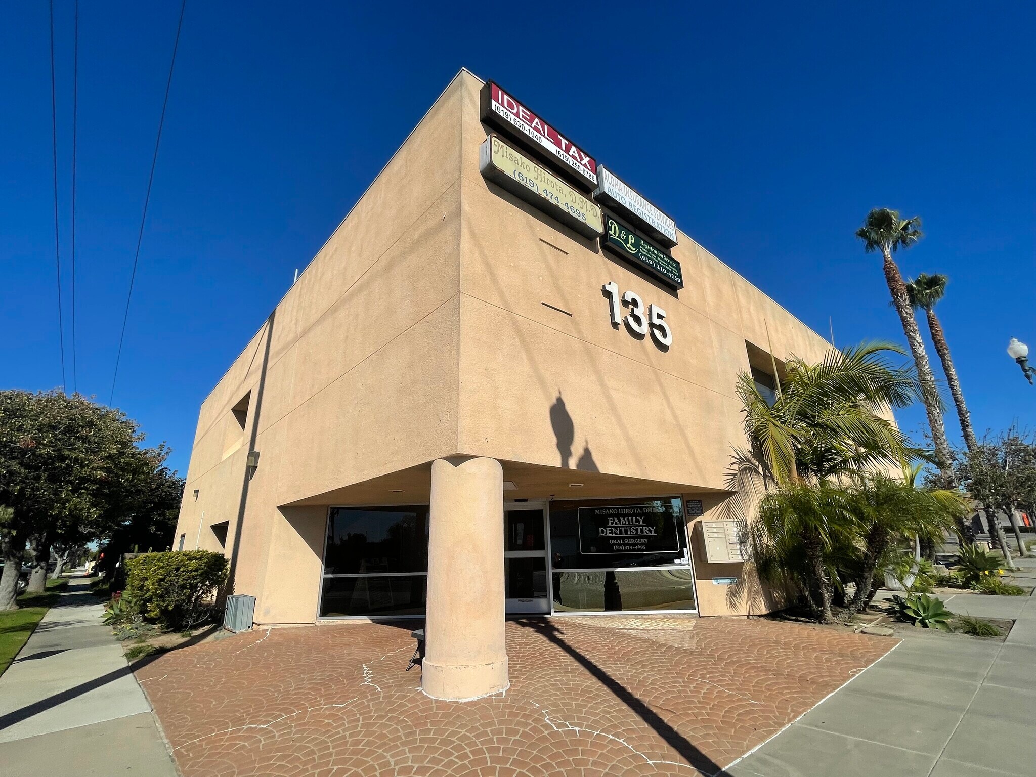 135 Civic Center Dr, National City, CA à louer Photo principale- Image 1 de 28