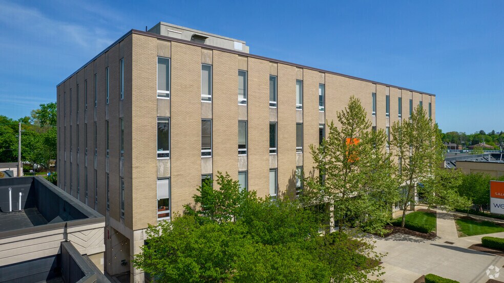 4400 N High St, Columbus, OH à louer - Photo du bâtiment - Image 1 de 8
