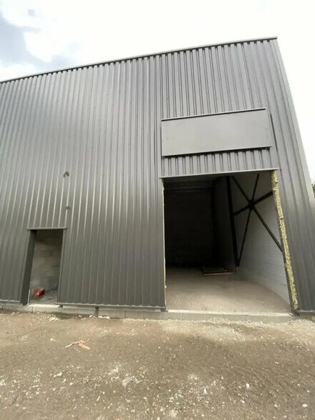 Local d'activités dans Marcheprime à vendre - Photo du bâtiment - Image 2 de 6