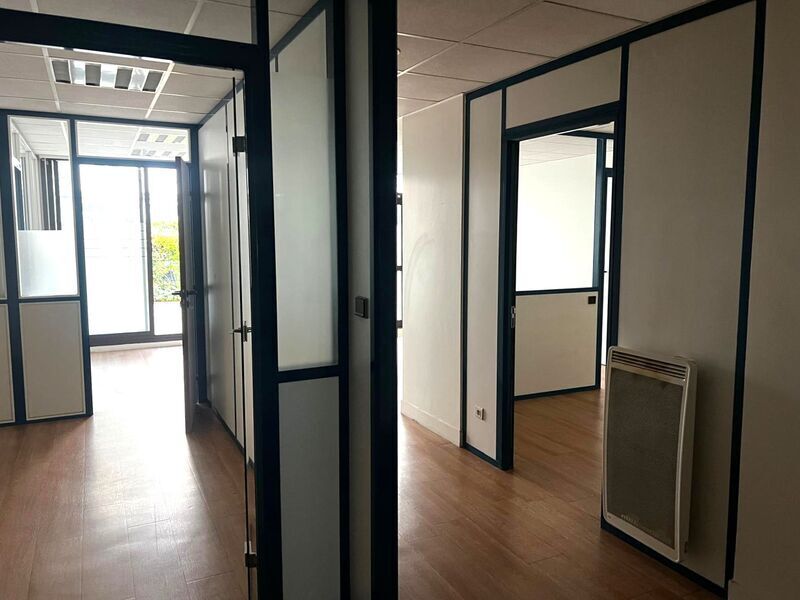 Office in Lyon for lease Interior Photo- Image 1 of 7