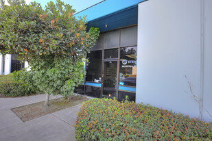 1445 Donlon St, Ventura CA - Services immobiliers commerciaux