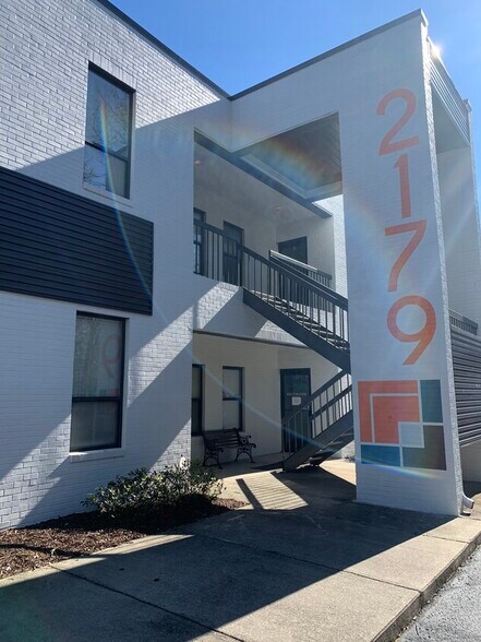 2175 Ashley Phosphate Rd, North Charleston, SC à vendre - Photo du bâtiment - Image 3 de 12