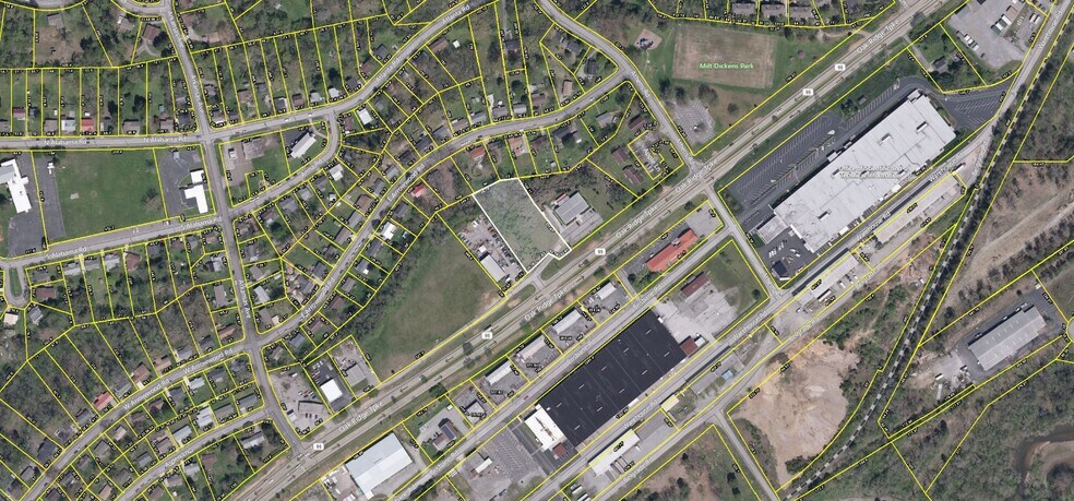 170 Oak Ridge Tpke, Oak Ridge, TN à vendre - Photo du bâtiment - Image 2 de 7