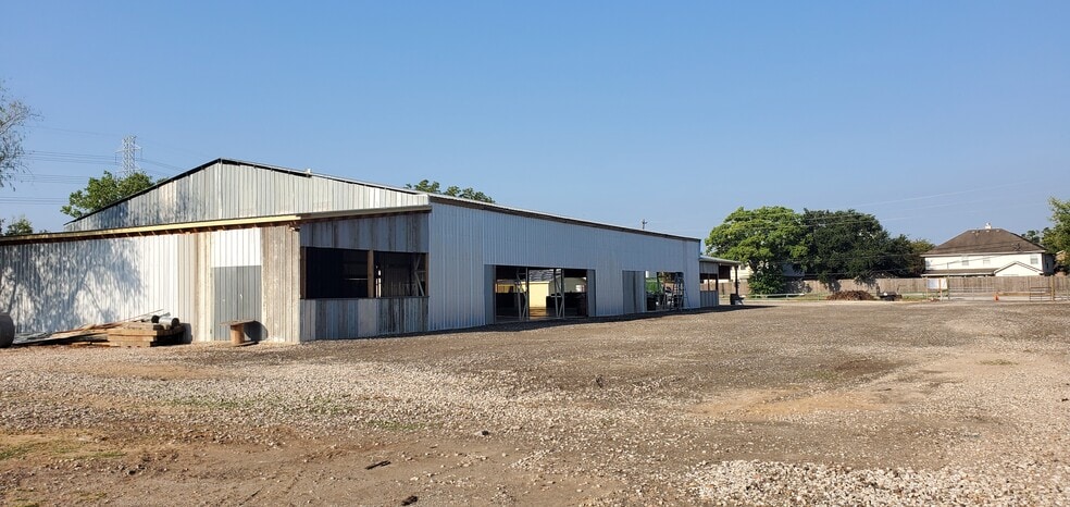 9611 Gaines Rd, Sugar Land, TX for sale - Building Photo - Image 2 of 11
