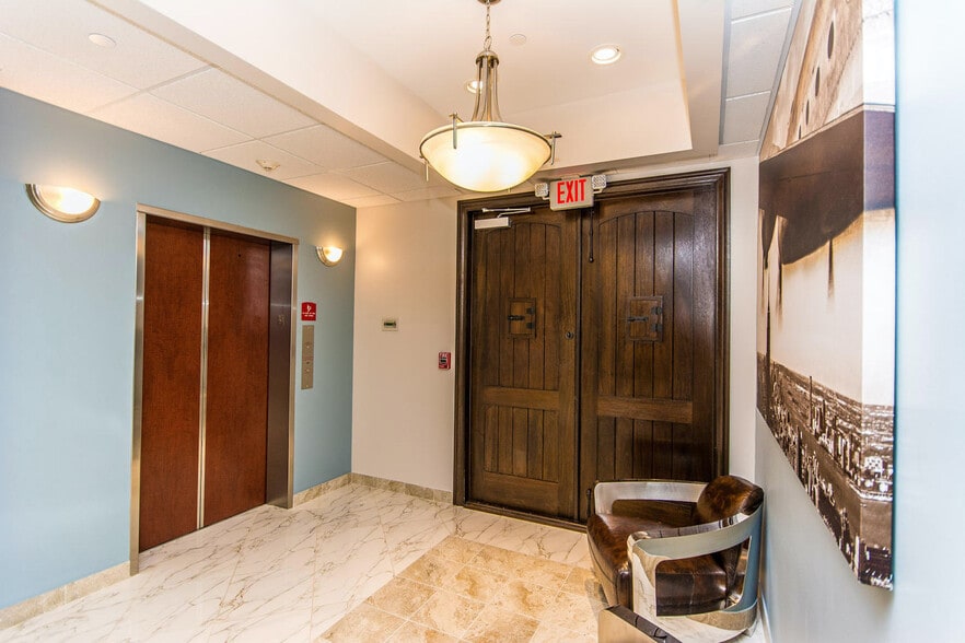 1555 Bonaventure Blvd, Fort Lauderdale, FL for lease - Interior Photo - Image 3 of 9