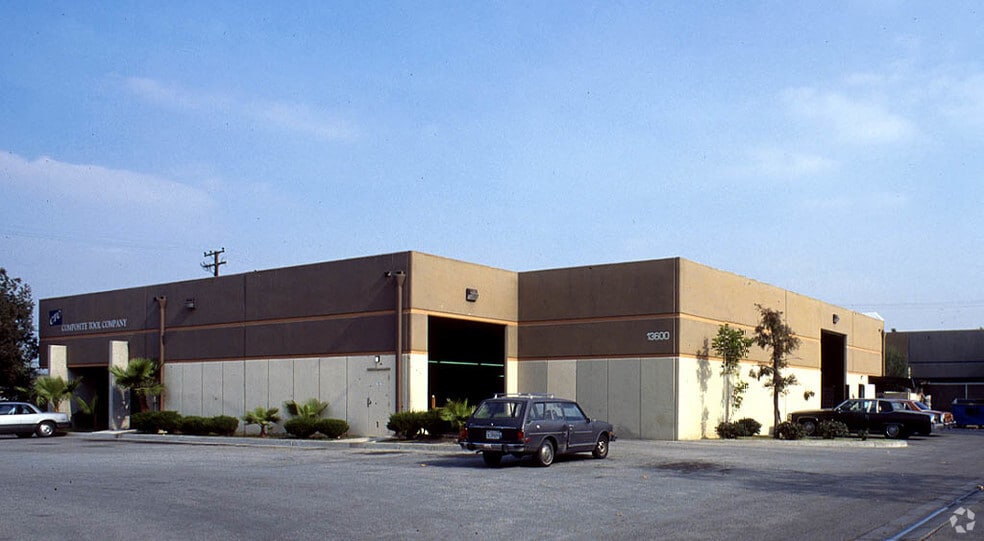 1936 W 135th St, Gardena, CA for lease - Building Photo - Image 2 of 5
