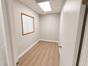 3325 Hollywood Blvd, Hollywood, FL for lease Interior Photo- Image 2 of 8