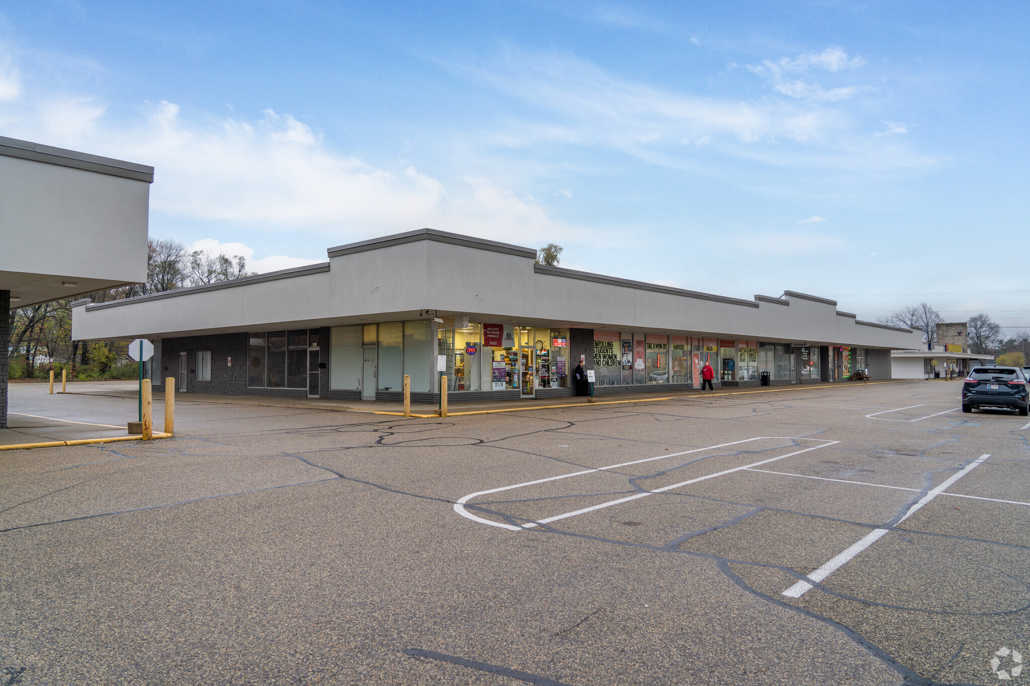 Value-Add Critical Shopping Center portfolio of 2 properties for sale on LoopNet.ca Building Photo- Image 1 of 14