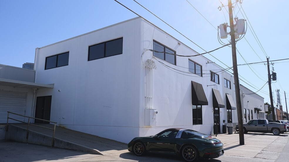 1110 Dragon St, Dallas, TX for lease - Building Photo - Image 2 of 7