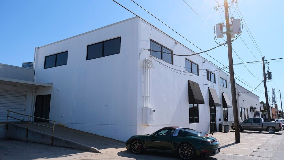 1110 Dragon St, Dallas, TX à louer - Photo du bâtiment - Image 2 de 7
