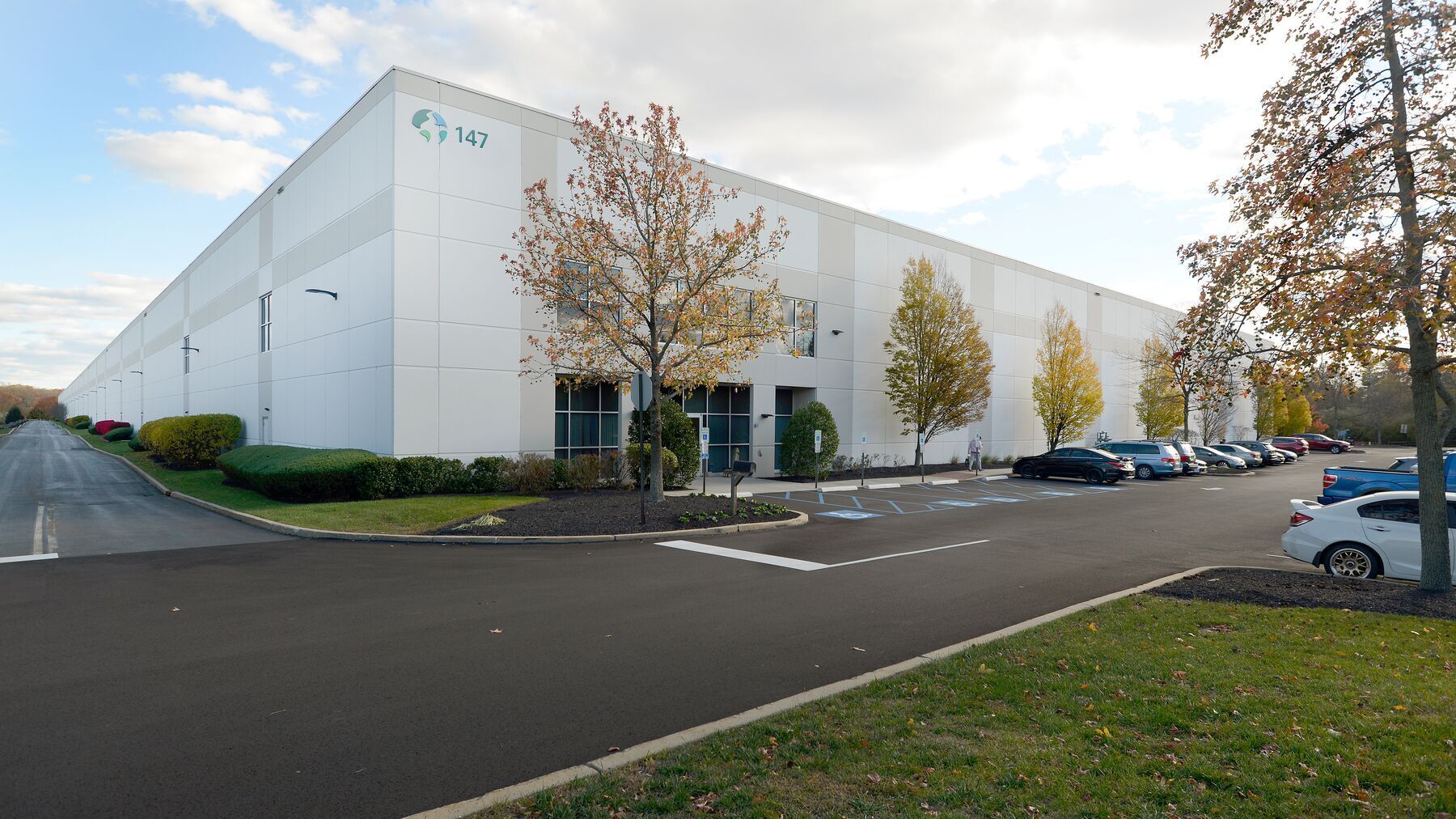 147 West Manor Way, Robbinsville, NJ à louer Photo du bâtiment- Image 1 de 4