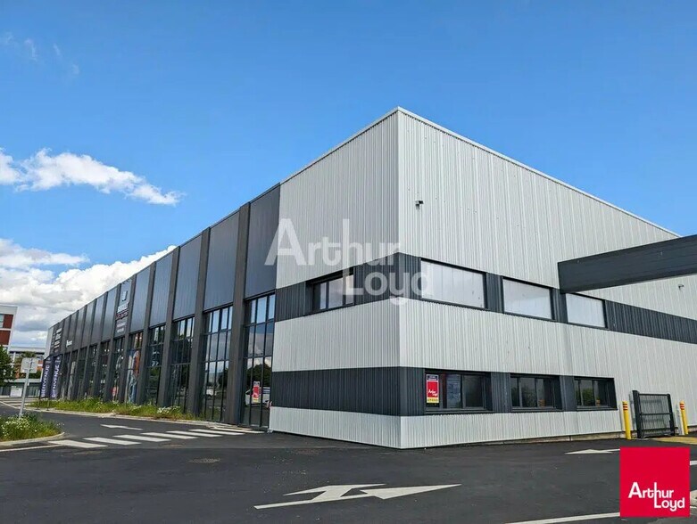 Flex in Rennes for lease - Building Photo - Image 1 of 5