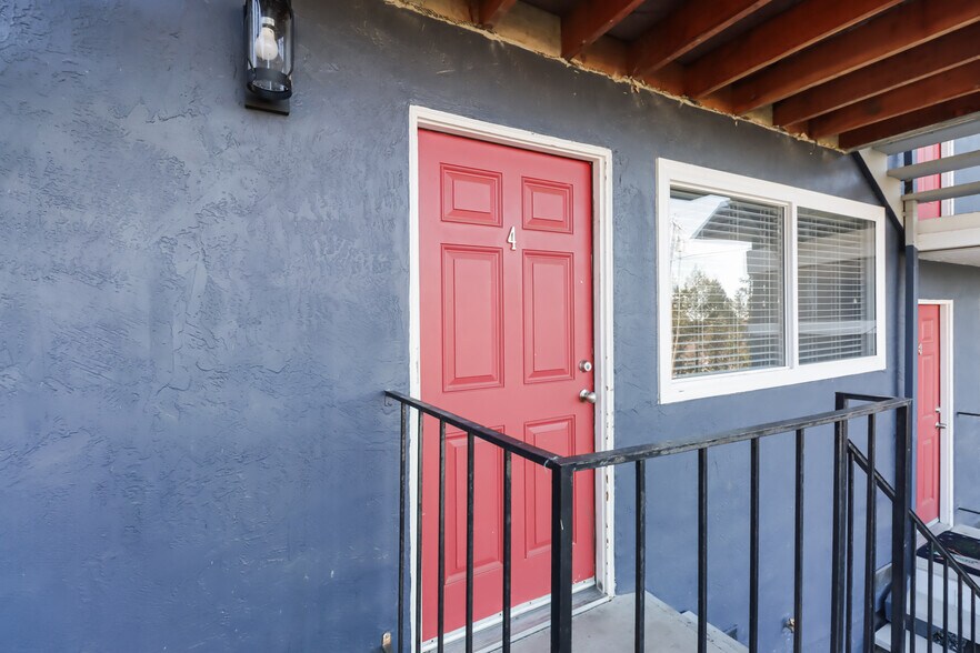 163 Pleasant Ave, Auburn, CA à vendre - Photo du bâtiment - Image 2 de 45