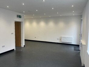 2A Abbey Ln, Sheffield for lease Interior Photo- Image 2 of 3