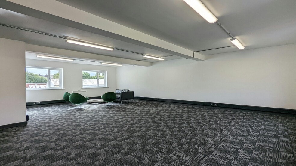 207-209 Torrington Ave, Coventry for lease - Building Photo - Image 3 of 15