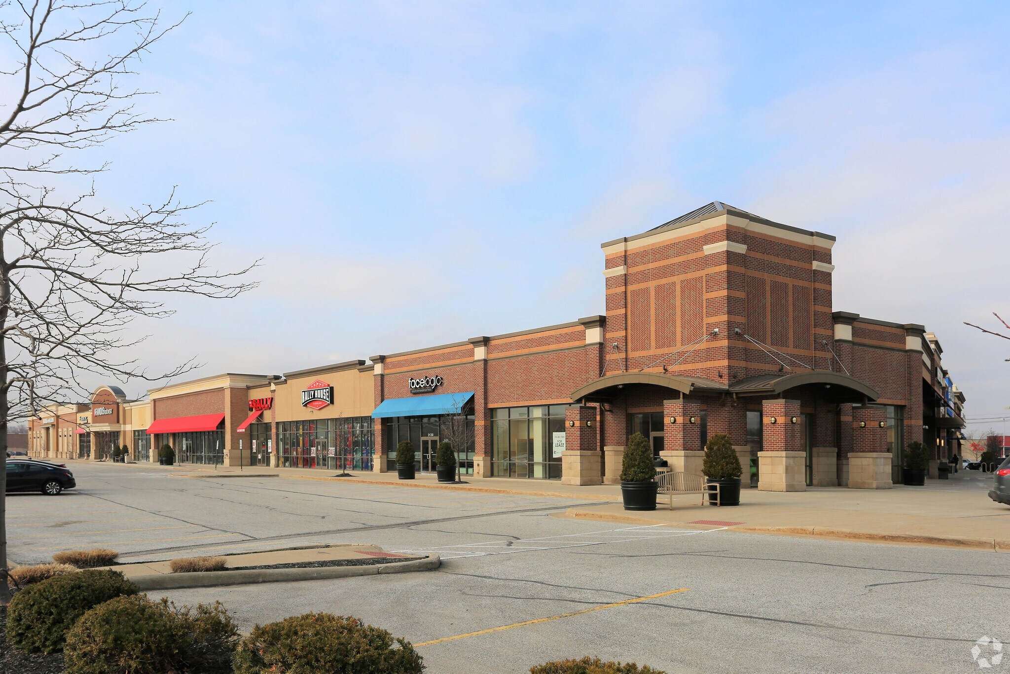 3171-3221 Westgate Mall, Fairview Park, OH à louer Photo du bâtiment- Image 1 de 7