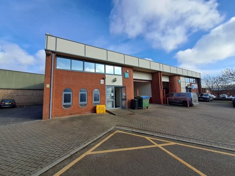 7-8 Canons Rd, Milton Keynes à vendre - Photo principale - Image 1 de 2