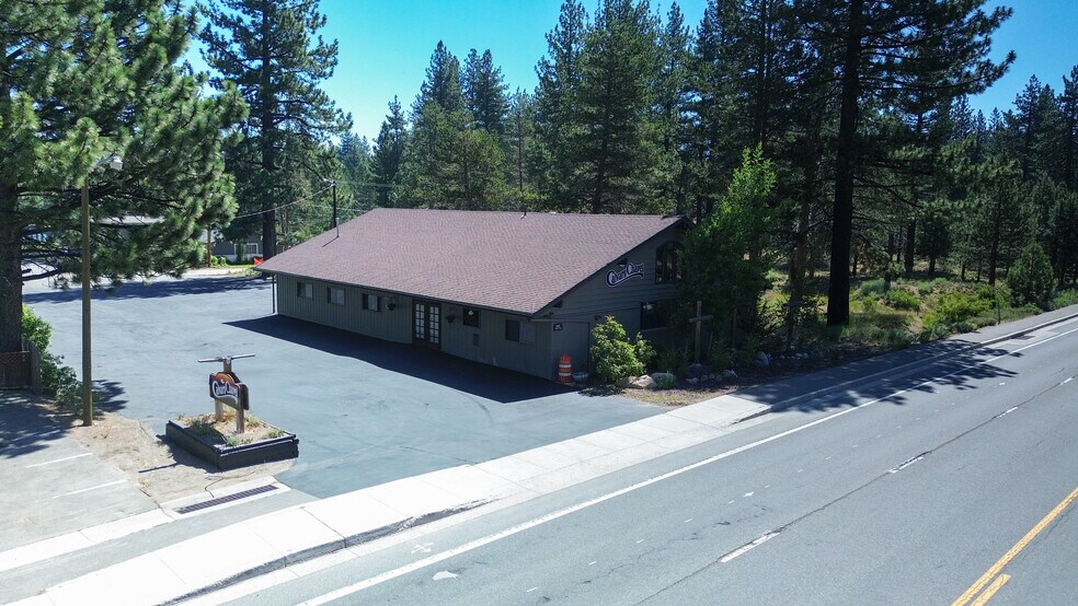 807 Emerald Bay Rd, South Lake Tahoe, CA à vendre - Photo du bâtiment - Image 2 de 32
