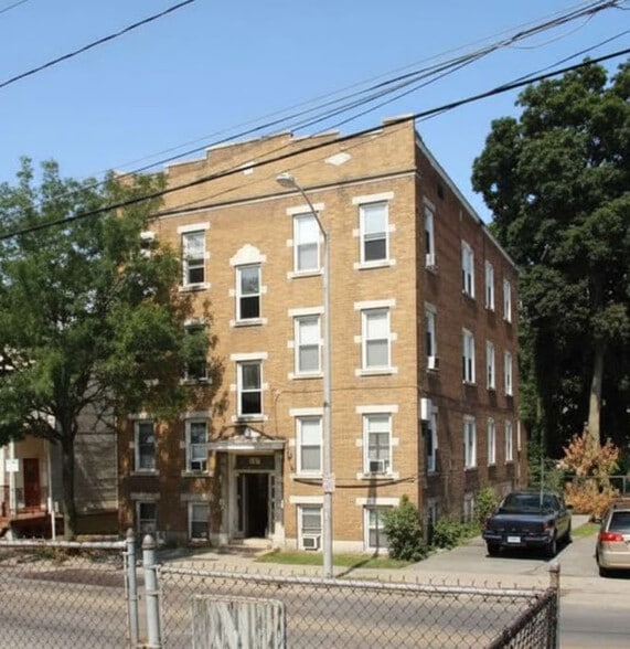 Academy Collection - 76 Academy Street portefeuille de 1 propriétés à vendre sur LoopNet.ca - Photo du bâtiment - Image 3 de 11