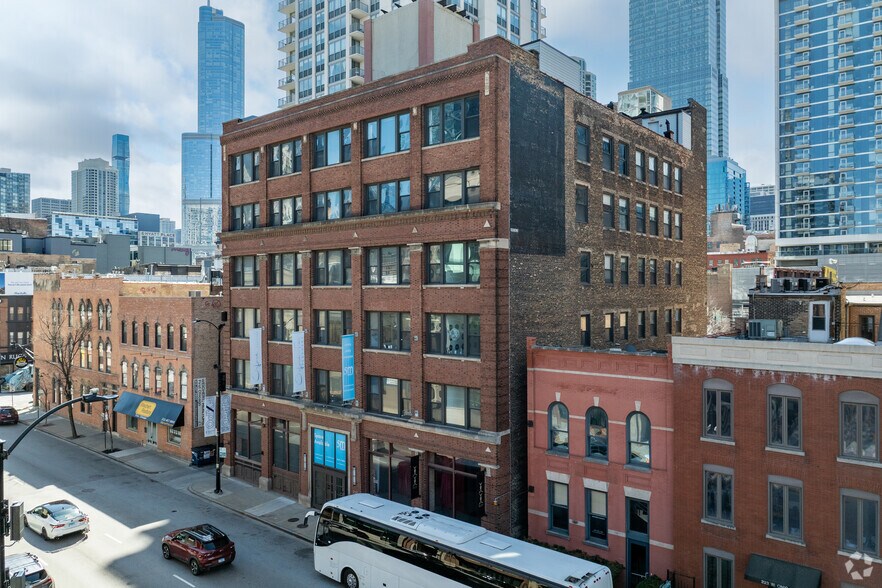 215 W Ohio St, Chicago, IL à vendre - Photo du bâtiment - Image 3 de 18