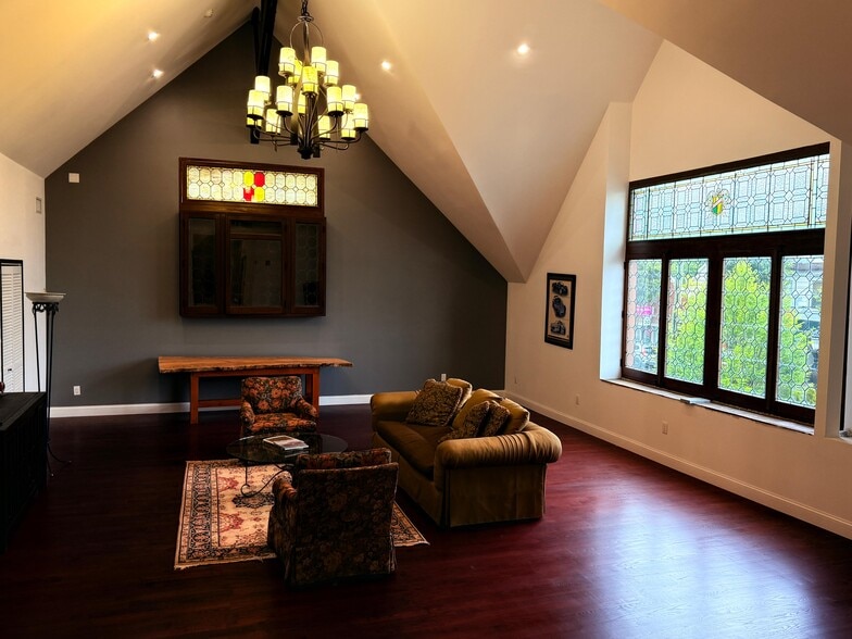 821 Kinderkamack Rd, River Edge, NJ for sale - Interior Photo - Image 3 of 12