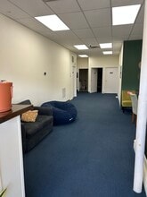 63-17 Metropolitan Ave, Middle Village, NY à louer Photo intérieure- Image 2 de 10