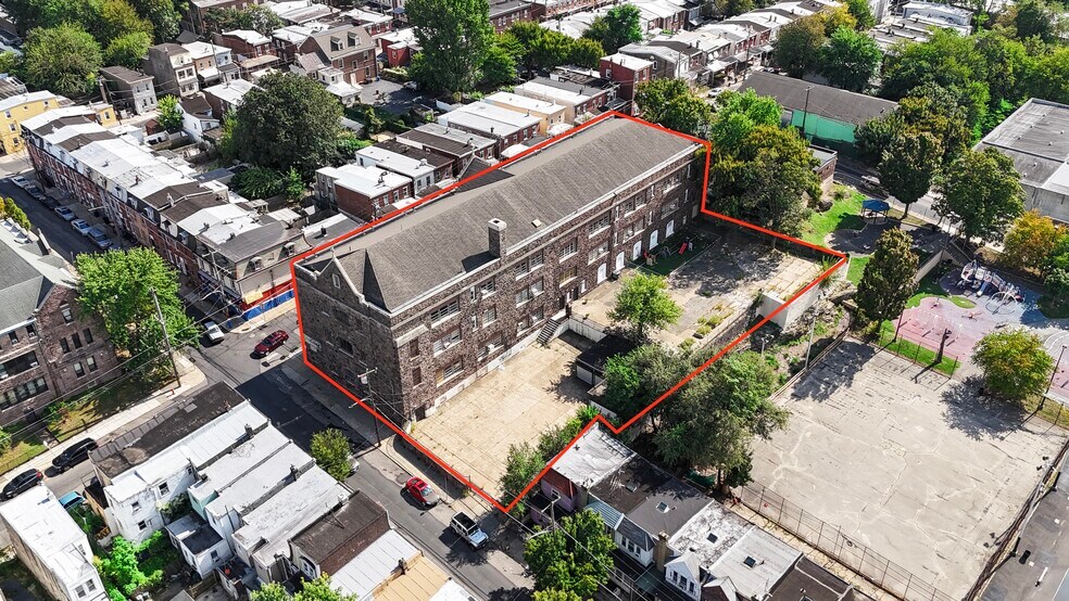 4290 Penn St, Philadelphia, PA à louer - Photo du bâtiment - Image 1 de 15