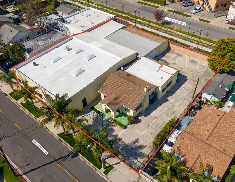 2703 Southwest Dr, Los Angeles, CA à louer - Photo du bâtiment - Image 3 de 53