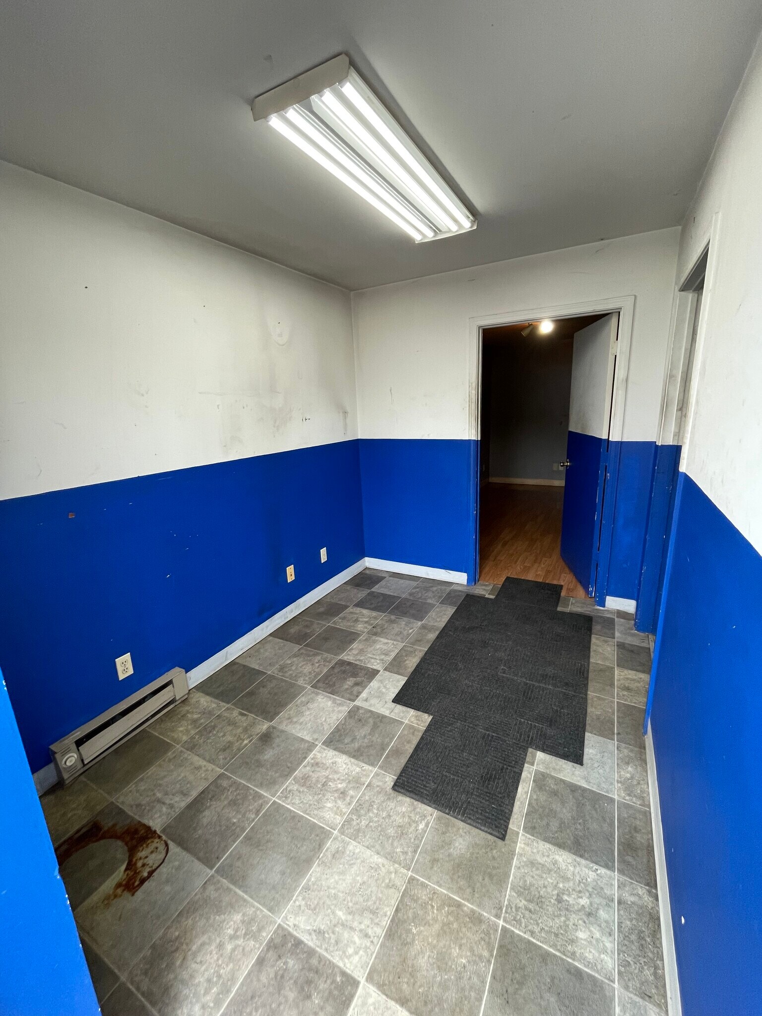 211 Montgomery Ave, Newark, OH à louer Photo intérieure- Image 1 de 6