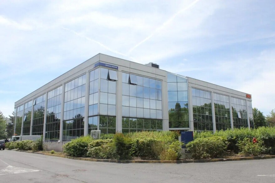 Flex dans Villepinte à louer - Photo du bâtiment - Image 2 de 35