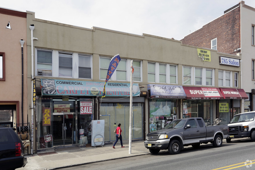 785-789 Main Ave, Passaic, NJ à vendre - Photo principale - Image 1 de 1