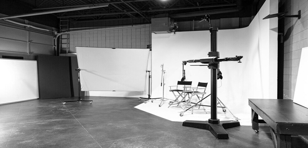 1801 10th Ave SW, Calgary, AB à louer - Photo du bâtiment - Image 2 de 7