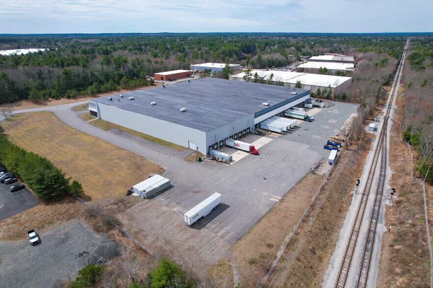 260 Kenneth Welch Dr, Lakeville, MA for lease - Building Photo - Image 3 of 12