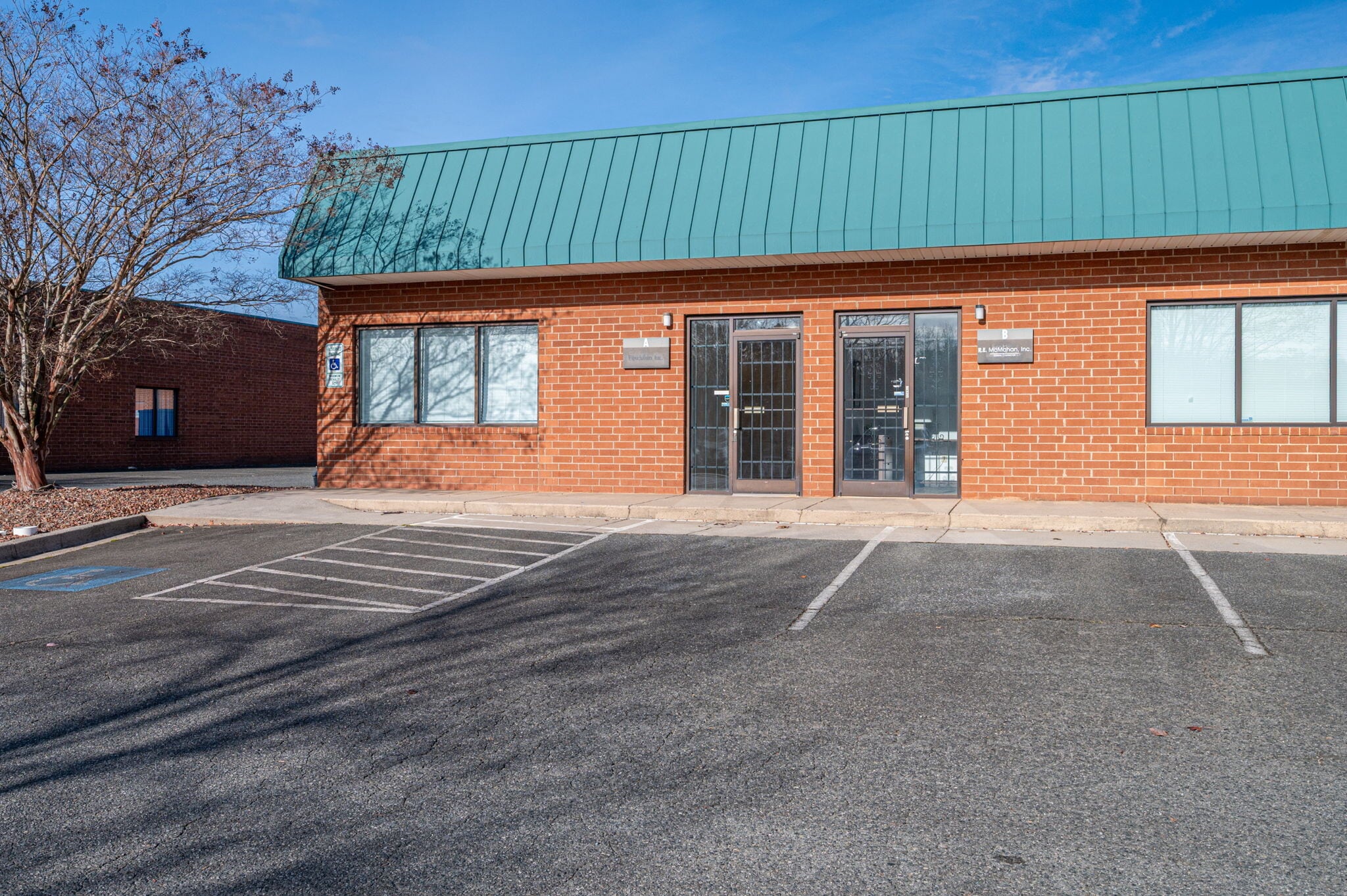 6128 Brookshire Blvd, Charlotte, NC for lease Building Photo- Image 1 of 34