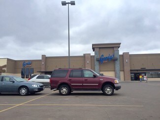 Plus de détails pour 339-409 E Prairie View Rd, Chippewa Falls, WI - Commerce de détail à louer