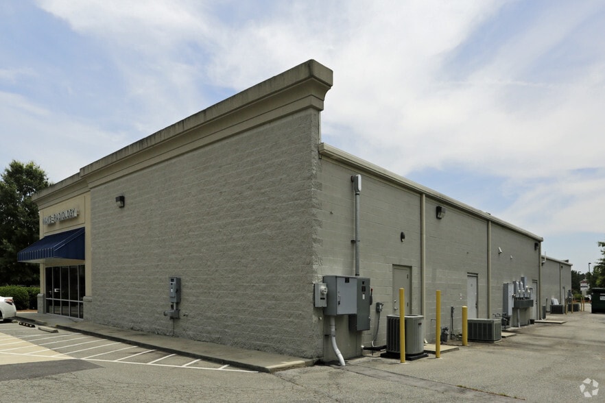 218-250 Venture Dr, Smithfield, NC for lease - Building Photo - Image 2 of 12