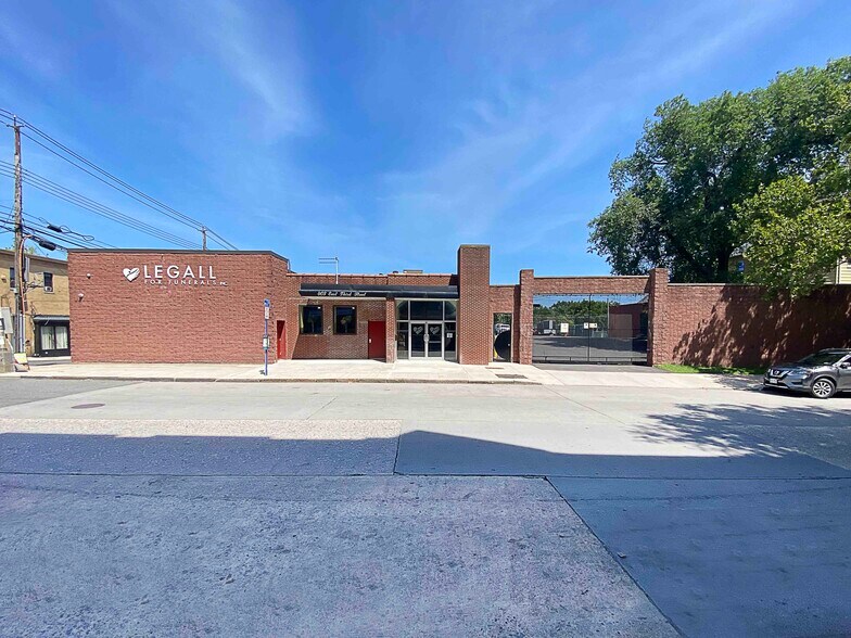 403 E 3rd St, Mount Vernon, NY à vendre - Photo du bâtiment - Image 3 de 23