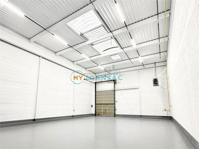 Industrial in Bonneuil-sur-Marne for lease - Building Photo - Image 2 of 8