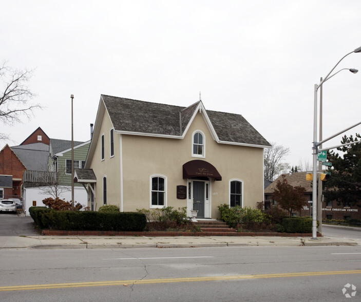 140 Trafalgar Rd, Oakville, ON for sale - Primary Photo - Image 1 of 1