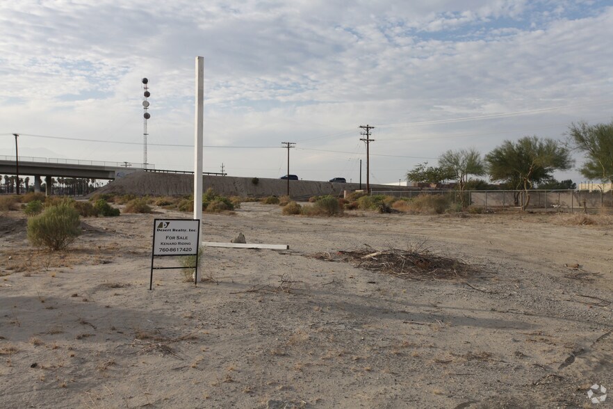 83660 Citrus Ave, Indio, CA à louer - Photo du bâtiment - Image 2 de 5