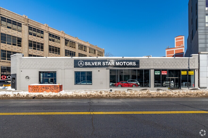 35-01 Northern Blvd, Long Island City, NY à louer - Photo du bâtiment - Image 2 de 5