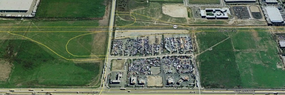 Otay Mesa Rd, San Diego, CA à louer - Photo du bâtiment - Image 2 de 2