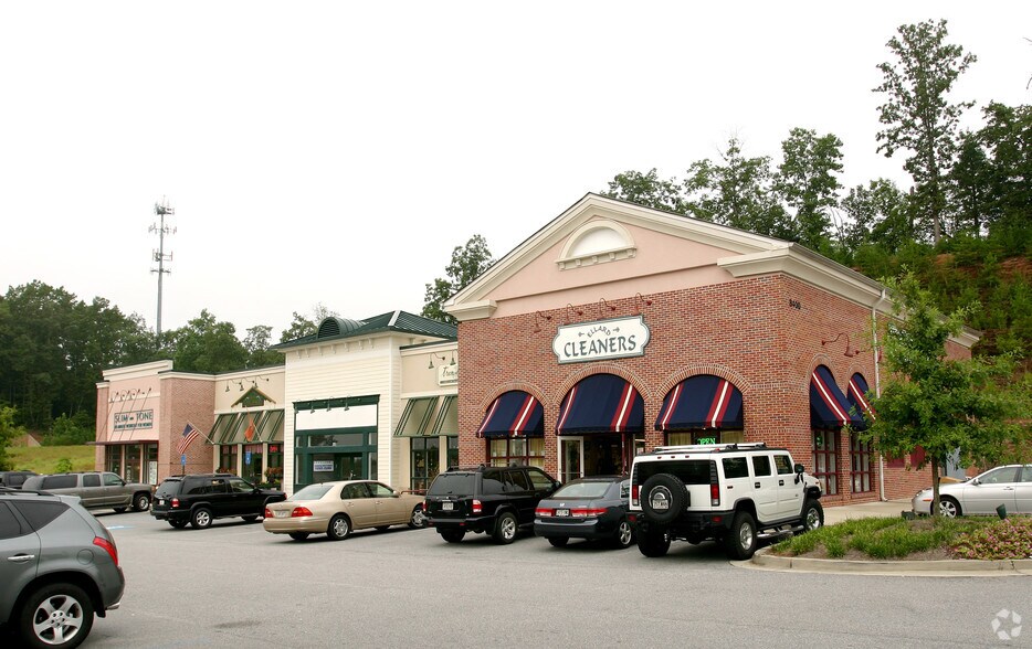 8649 Ellard Dr, Alpharetta, GA à louer - Photo du bâtiment - Image 2 de 20