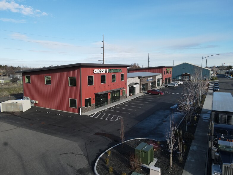 8804 W Victoria Ave, Kennewick, WA for lease - Building Photo - Image 3 of 23