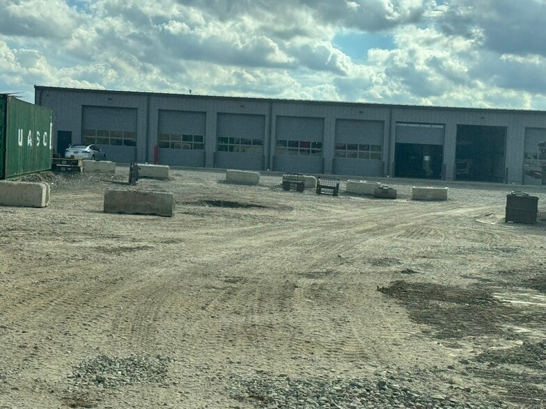 3 Woodruff Hill Rd, Oxford, CT for sale - Building Photo - Image 2 of 7