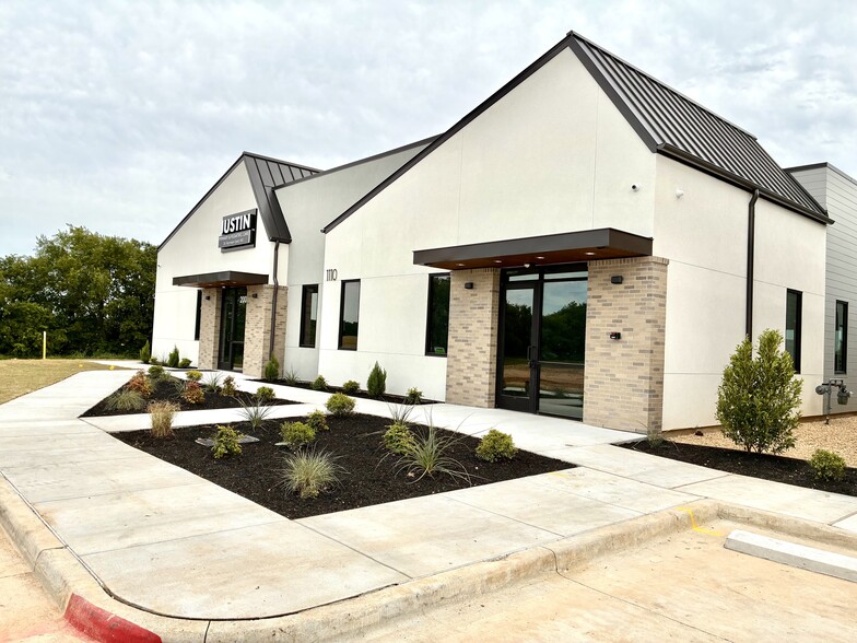 1100 Timberbrook Pky, Justin, TX for lease - Building Photo - Image 3 of 8