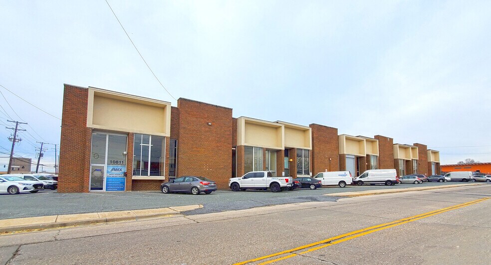 10797-10811 Tucker St, Beltsville, MD à louer - Photo du bâtiment - Image 1 de 6