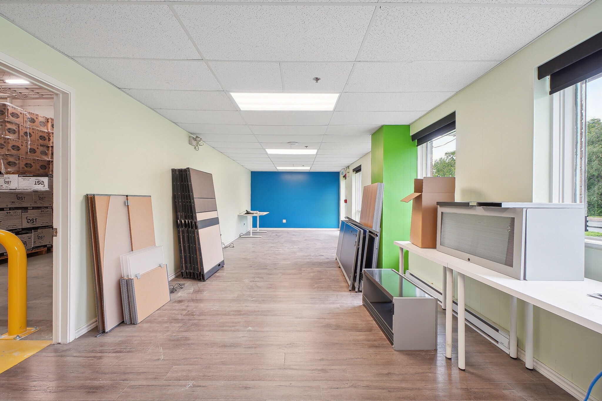 690-708 Boul Guimond, Longueuil, QC for sale Interior Photo- Image 1 of 1